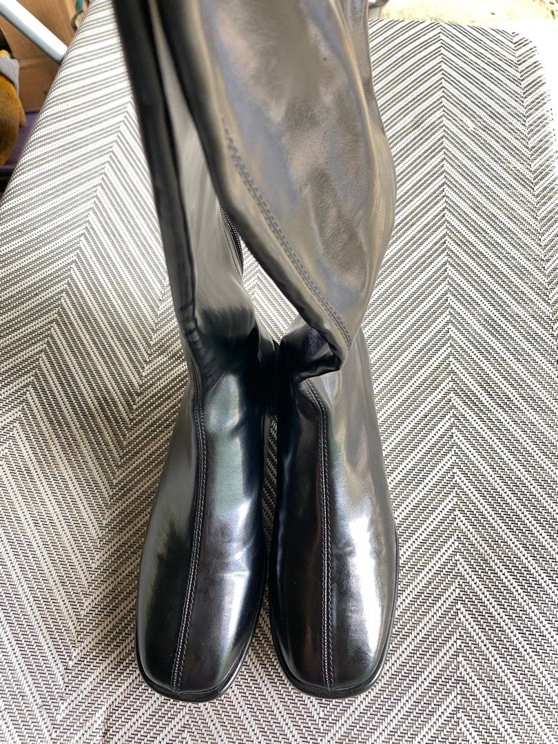 Knee Boots (Category: Boots) located in Iloilo. Submitted by theupperph (Listing ID 1392172873, Image 1). Description: Size: 36 (23 cm) Like New (used twice for travel) Good condition RFS: declutter .