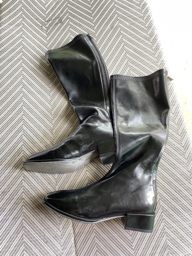 Knee Boots (Category: Boots) located in Iloilo. Submitted by theupperph (Listing ID 1392172873, Image 2). Description: Size: 36 (23 cm) Like New (used twice for travel) Good condition RFS: declutter .