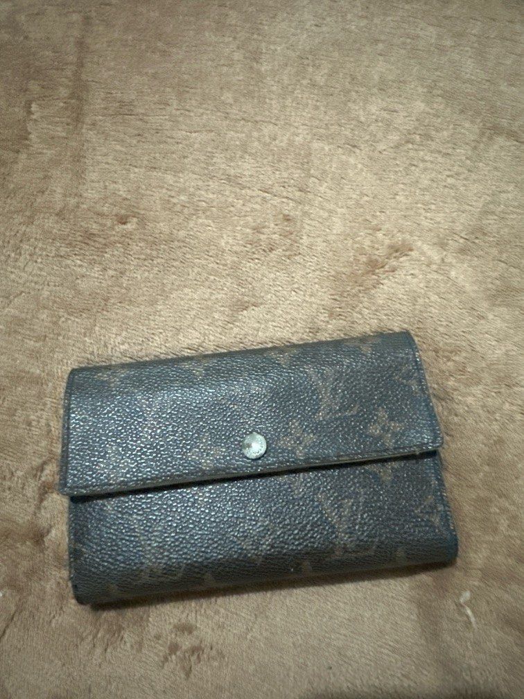 LV monogram trifold womens wallet (Category: Luxury Bags & Wallets) located in Marikina City. Submitted by purplestash28 (Listing ID 1392236389, Image 1). Description: preloved authentic LV trifold ladies monigram wallet.