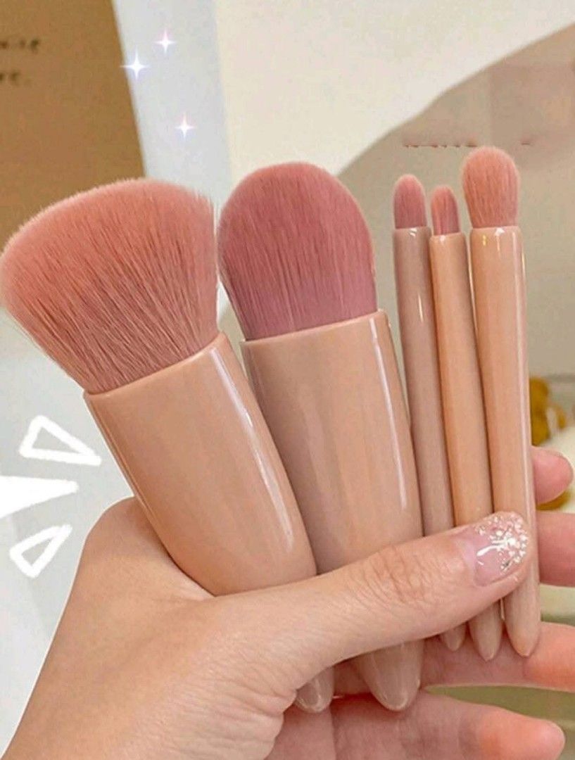 Make-Up Brush set (Category: Face Care) located in Manila. Submitted by larascollection0920 (Listing ID 1392226383, Image 2). Description: #SpecialOffer #LimitedStocks Make-up Brush Set w/vanity mirror, 5 brush handles.. Affordable & Perfect gift ideas! SHIPPING AVAILABLE NATIONWIDE For Orders DM only..