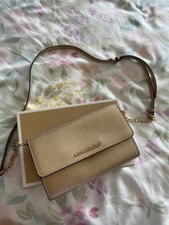 (Category: ) located in . Submitted by _twoshopaholics (Listing ID 1392173998, Image 1). Description: .