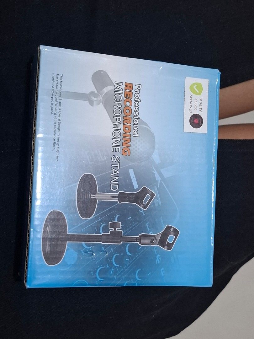 Microphone Stand (Category: Other Audio Equipment) located in Taguig. Submitted by aikaintongva (Listing ID 1392241216, Image 1). Description: decluttering.