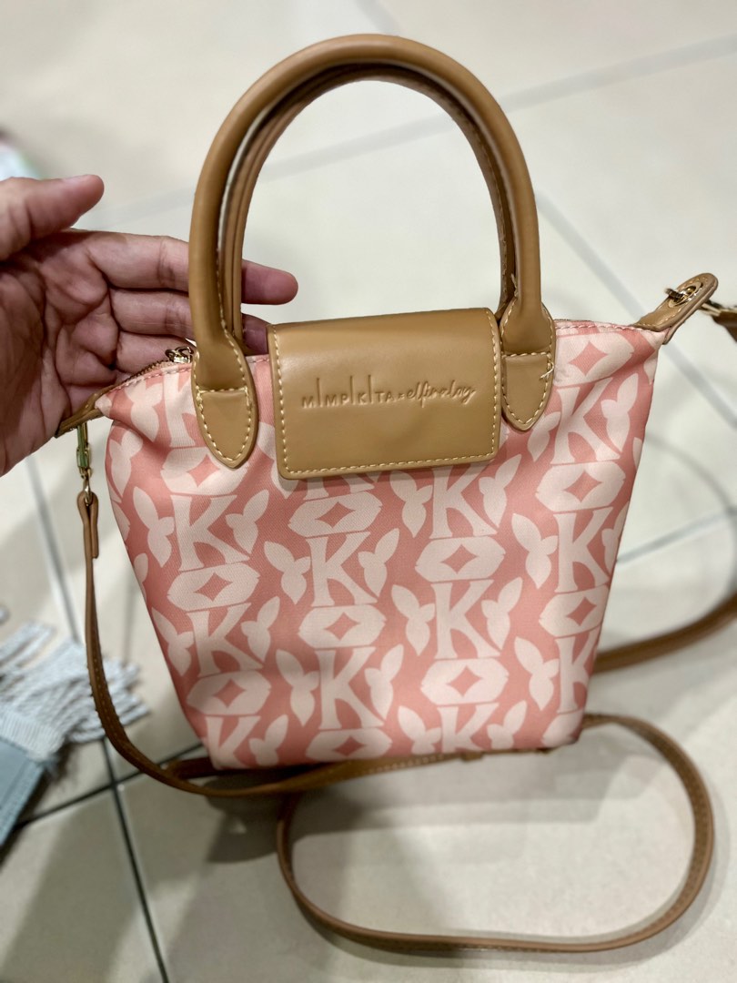 Mimpikita X Elfira Loy Athalia tote bag in brown, Women's Fashion, Bags ...