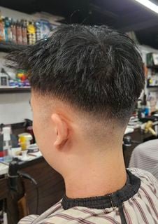 招大量剪髮男model    
灣仔區   
星期一/三 9pm  
星期日6:30pm   
費用全免(包洗頭)   
Inbox約時間64236134462467110