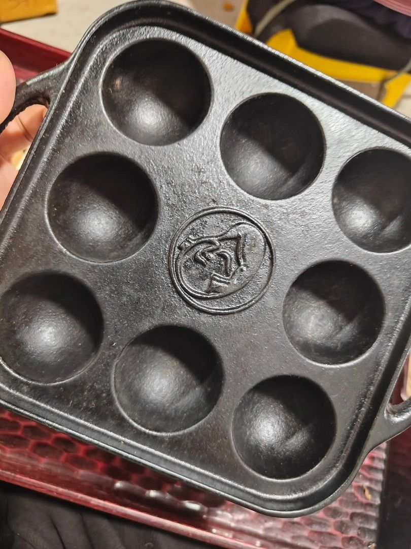 Original Solid Cast Iron Takoyaki Pan (Category: Cookware & Accessories) located in Dagupan City. Submitted by sumiko091 (Listing ID 1392170770, Image 3). Description: galing japan legit cast iron.