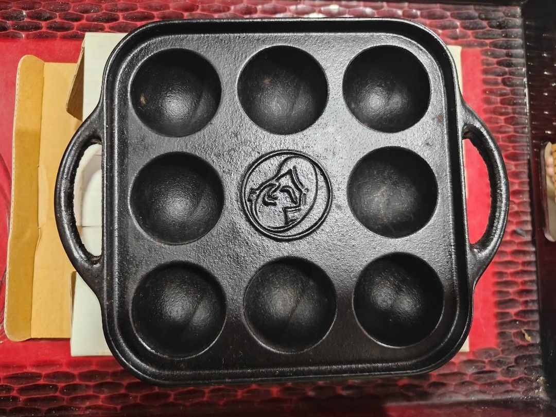 Original Solid Cast Iron Takoyaki Pan (Category: Cookware & Accessories) located in Dagupan City. Submitted by sumiko091 (Listing ID 1392170770, Image 1). Description: galing japan legit cast iron.