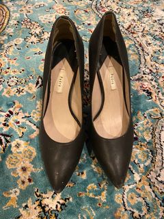 (Category: ) located in . Submitted by shopmyclosettx (Listing ID 1392242035, Image 1). Description: .