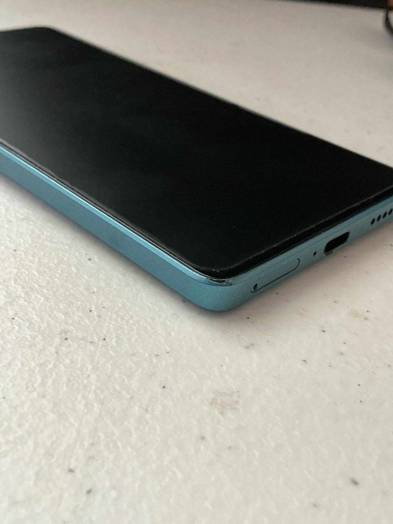 Poco F5 8/256 (Category: Android Others) located in Quezon City. Submitted by mquerubin564 (Listing ID 1392134594, Image 3). Description: Poco F5 8/256 (UNIT ONLY) Condition: 9/10 Inclusions: Original box, Jelly case Issue: Minor dents PRICE NEGOTIABLE‼️‼️‼️ Lalamove, Grabexpress, any other courier services should be shouldered by buyer..