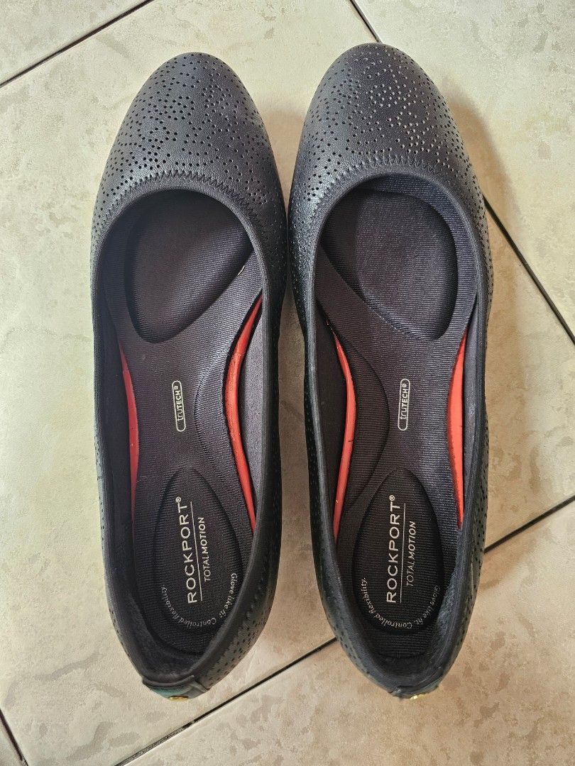 Rockport shoes (Category: Flats & Sandals) located in Quezon City. Submitted by ads_bumblebee (Listing ID 1392134872, Image 1). Description: Mr Quickie repaired Rockport leather shoes. Sole had some issues previously Looks very new RFS: too tight for me.
