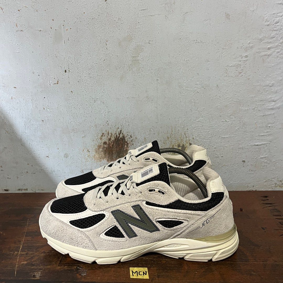 Sepatu second branded new balance joe freshgoods x 990 V4 size 42,5