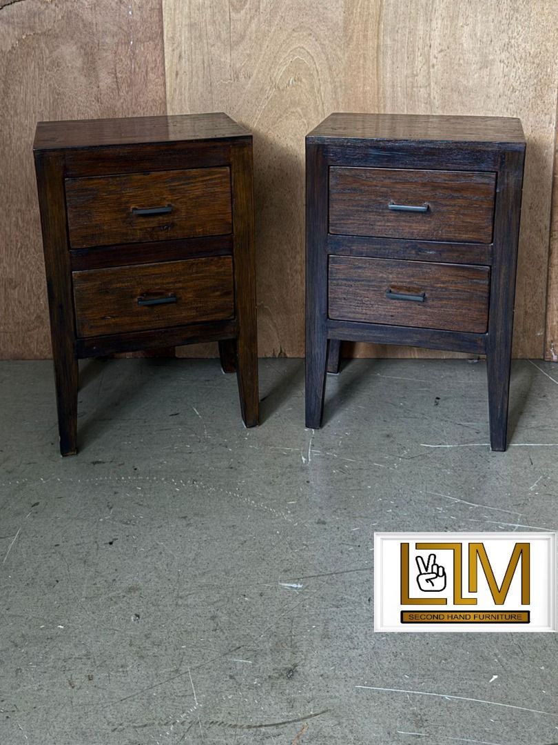 Solid Wood Bedside Table (Category: Tables & Sets) located in Singapore. Submitted by limsecondhand (Listing ID 1392269313, Image 1). Description: Solid Wood Bedside Table 👆🏻 👆🏻 👆🏻 Click to read full details 👆🏻 👆🏻 👆🏻 ———————————————————————————————— ❗️ ❗️ ❗️ NOTE❗️ ❗️ ❗️ Selling as a pair 📏 Dimensions 📏 Length :40CM Width :30CM Height : 62CM ———————————————————————————————— 🚚 SELF COLLECTION / DELIVERY SERVICE 🚚 Additional Top-up 