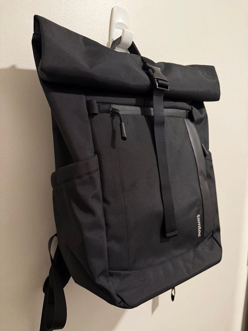 Tomtoc T61 17.3 Rolltop Backpack (Category: Backpacks) located in Mandaluyong City. Submitted by randomxobjects (Listing ID 1392133201, Image 3). Description: Will ship from Kapitolyo Pasig area if delivery method. .