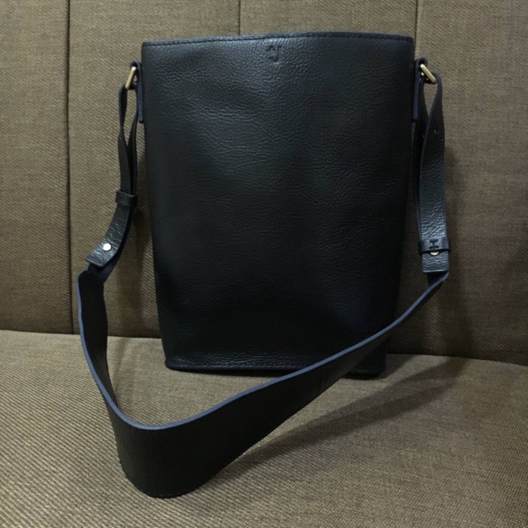 Uniqlo X Jil Sander collab. (Category: Luxury Bags & Wallets) located in Naga. Submitted by thriftboss88 (Listing ID 1392139064, Image 1). Description: Base 3inches Height 10 inches Width 9 inches.