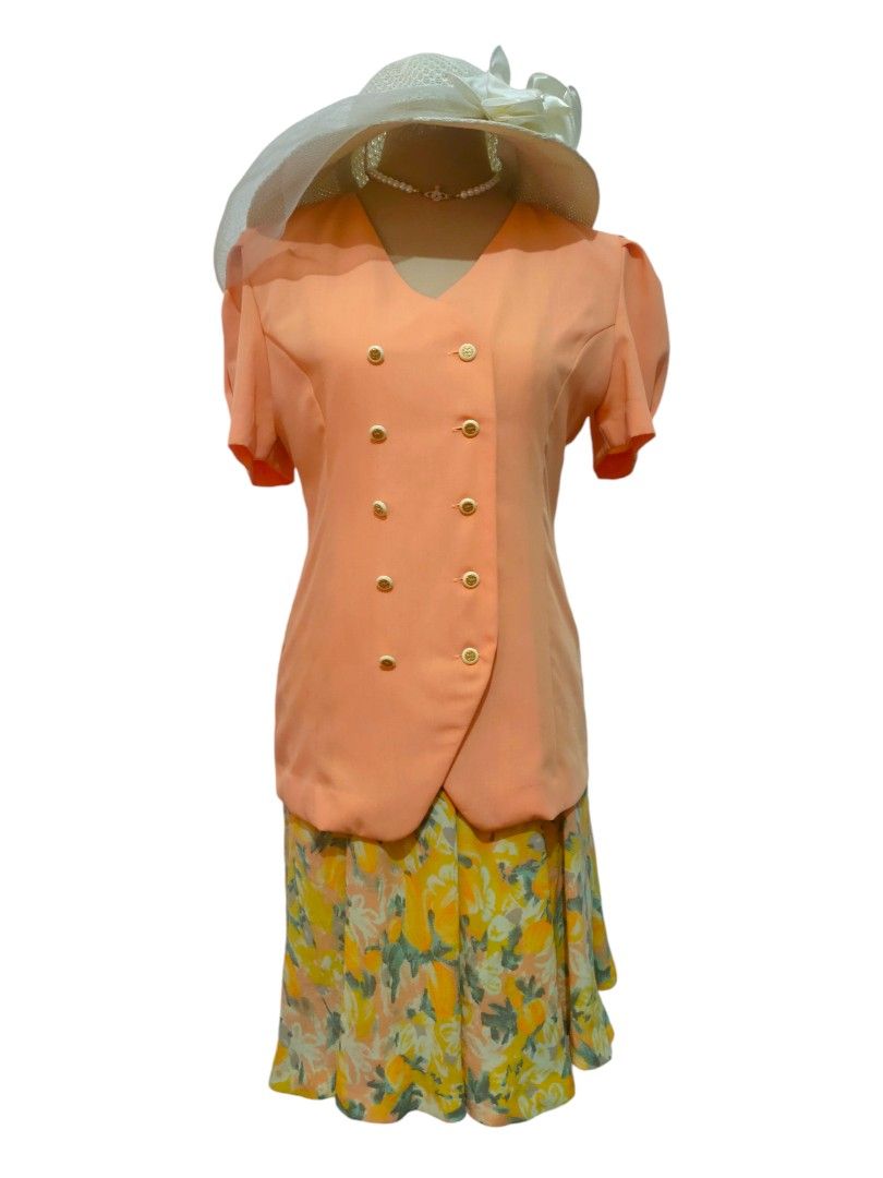 Vintage dress/premium dress/ rare dress/ 40s- 50s dress FIXED PRICE (Category: Evening dresses & gowns) located in Pasig City. Submitted by dollysweetieph (Listing ID 1392144727, Image 2). Description: 🎀Classic Vintage dress🎀 for keeps✨ ang ganda nya mga sis! perfect i match sa mga classic vintage Chanel handbag✨ note: accessories is not included. LIKE NEW✨ washed and ready to wear💕 LAST PRICE POSTED. TY! Brand: La Princeza Japan Bust: 36 - 37