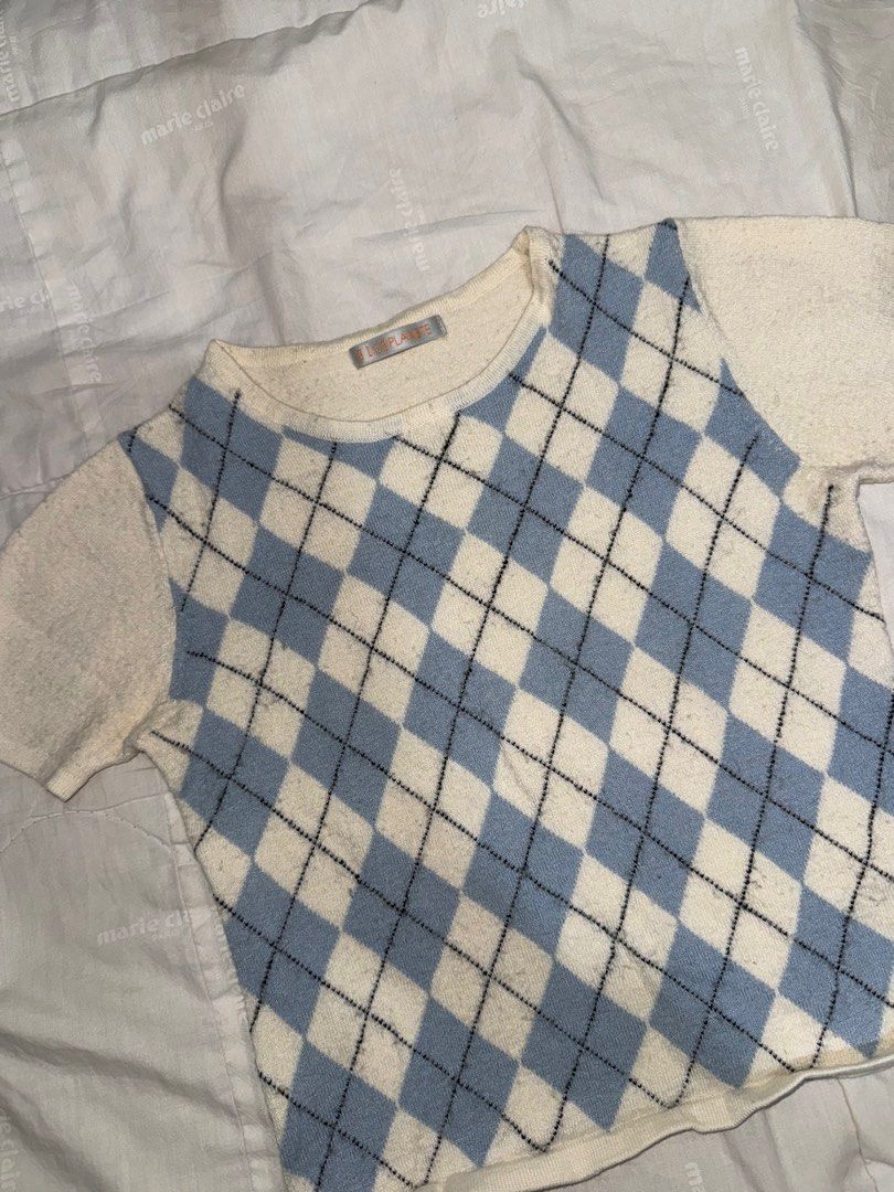 Y2K Top (Category: Shirts) located in Manila. Submitted by ej_guyud00 (Listing ID 1392248259, Image 1). Description: 💌 fits so xs to small 💌 will give for free if may na-mine hehe .