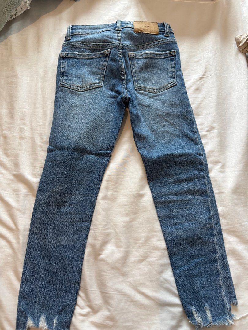 Zara Kids Distressed Denim (Category: Babies & Kids Fashion) located in Taguig. Submitted by macncheese (Listing ID 1392163364, Image 2). Description: Zara Kids Distressed Denim Slim fit Lightly used Size 7 / 122.