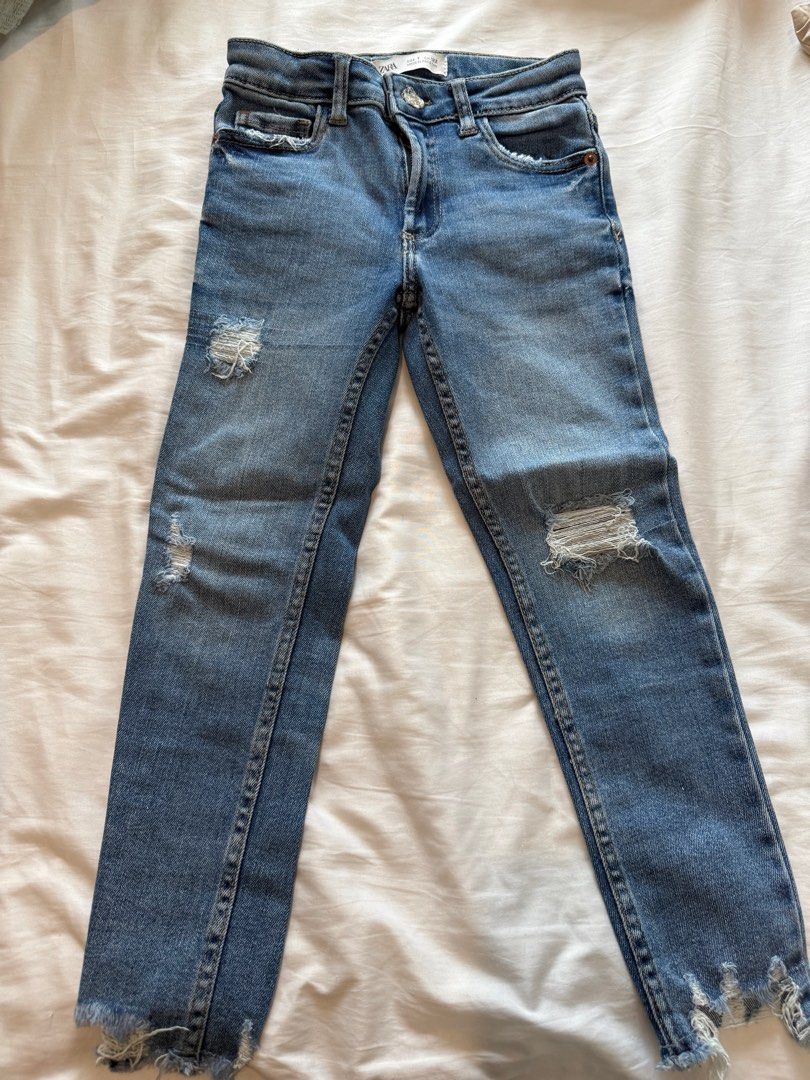 Zara Kids Distressed Denim (Category: Babies & Kids Fashion) located in Taguig. Submitted by macncheese (Listing ID 1392163364, Image 1). Description: Zara Kids Distressed Denim Slim fit Lightly used Size 7 / 122.