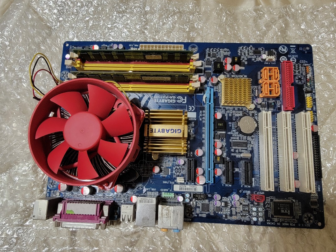 技嘉 GA-P31-DS3L 主機板+4核 CPU +風扇+記憶體 整組~, 電腦及科技產品, 電腦在旋轉拍賣