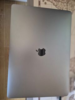 Apple MacBook Pro 15-inch 201764229142440322110