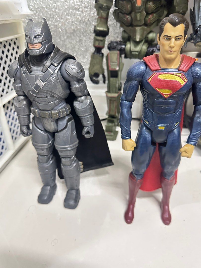 Batman vs Superman Dawn of Justi e Multiverse 12” Figures (Category: Figurines & Statues) located in Las Pinas. Submitted by wisehorse.a60479 (Listing ID 1392479136, Image 1). Description: .