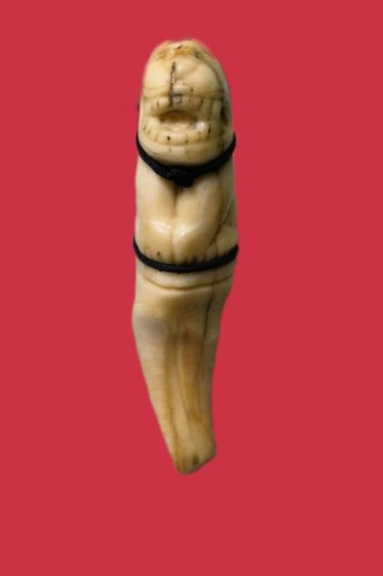 Black string (Category: Religious Items) located in Singapore. Submitted by kruengrangamulet (Listing ID 1392337933, Image 2). Description: Lp pern Wat bangpra.