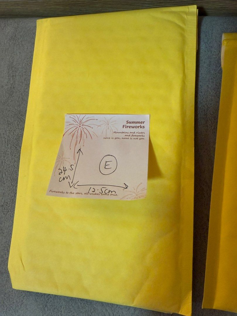 Bubble pack (Category: Everything Else) located in Singapore. Submitted by buytillidrop (Listing ID 1392360262, Image 3). Description: - Assorted sizes of bubble envelope - Each packet is individually sized nand labeled. - Dimensions of each packet are shown in the images. - $2 for 8 - self collect Anchorvale link - better deal if get more. - limited stocks.