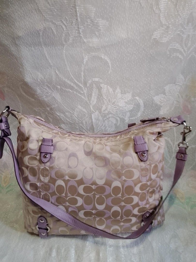 COACH Purple (Category: Luxury Bags & Wallets) located in Tuguegarao City. Submitted by starzeke (Listing ID 1392484772, Image 1). Description: .
