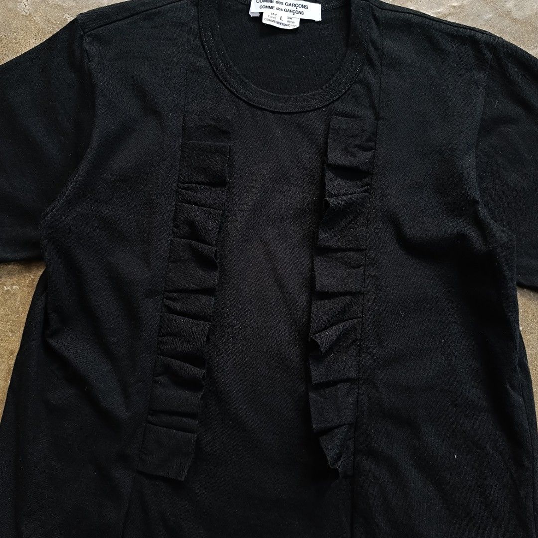 COMME Des GARCONS - Mainline Ruffled Trim Shirt. (Category: Luxury Apparel) located in Urdaneta. Submitted by brokensupply.ph (Listing ID 1392460128, Image 2). Description: Japanese Archive COMME Des GARCONS - Mainline Ruffled Trim Shirt. (PERSONAL FAV❤️) Tagged: LARGE Width: 19 Length: 25.