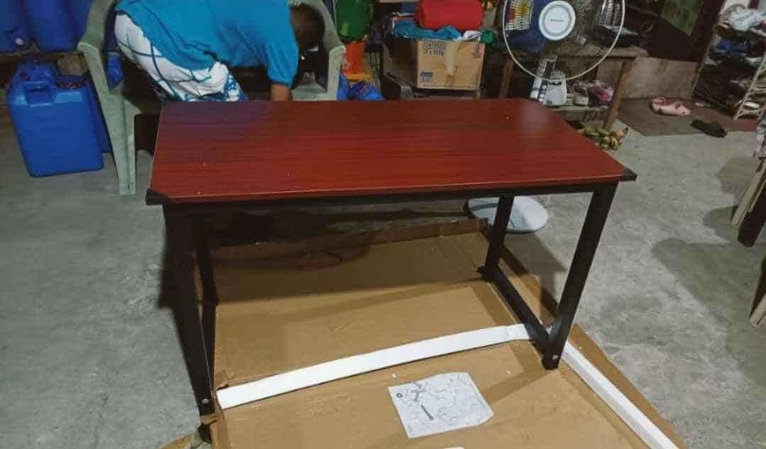 Computer Desk Table (Category: Tables & Sets) located in Manila. Submitted by redonline (Listing ID 1392302509, Image 2). Description: Computer Desk Table 80x60 ₱1750 maroon 120x60 ₱2050 maroon/yellow 140x60 ₱2400 maroon/yellow 60x40 ₱1050 yellow 80x40 ₱1250 yellow 100x50 ₱1500 yellow NOTE : YELLOW TABLE 73CM ANG HEIGHT... TY :) ON HAND BRAND NEW Mode of Payment: Gcash,COD Same day delivery + Delivery Fee.