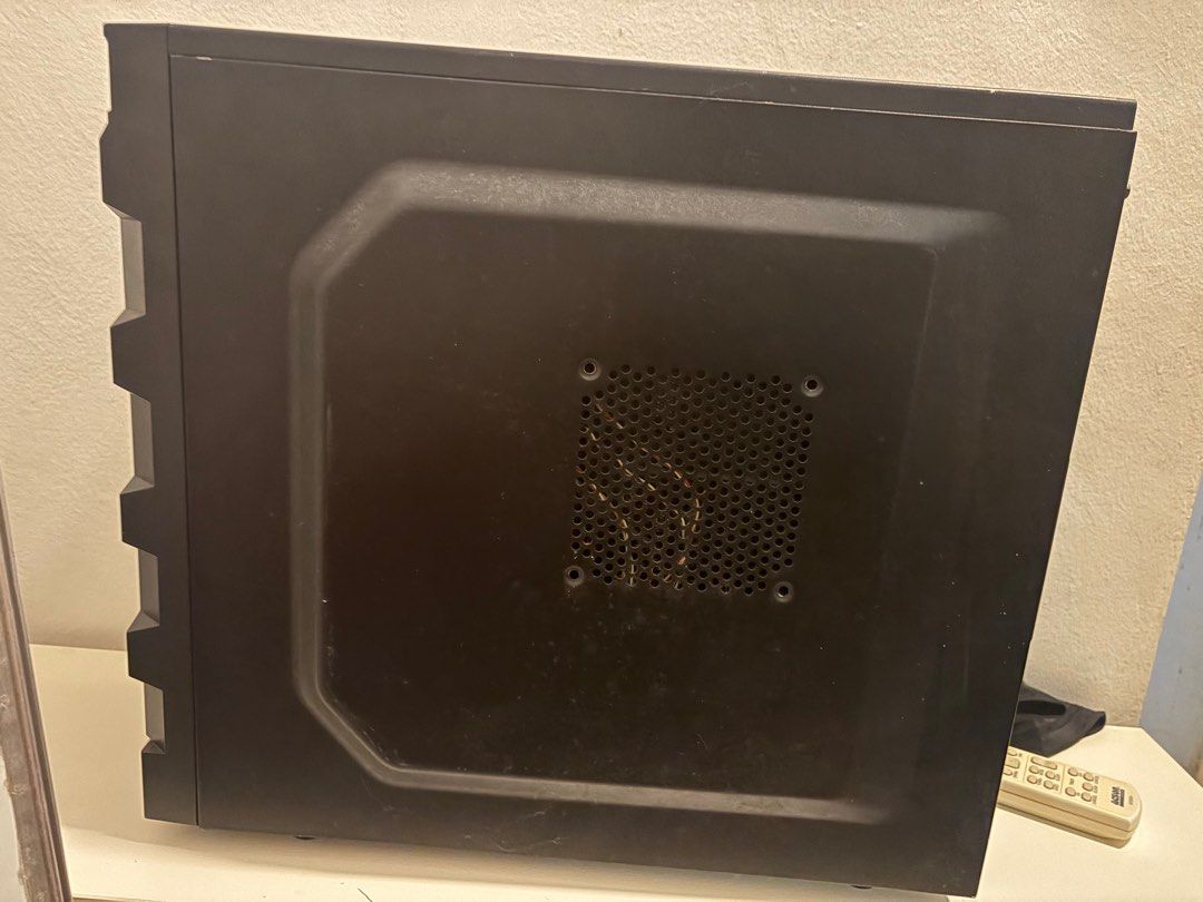 COOLERMASTER FULL ATX CASE (Category: Computer Parts) located in Kuala Lumpur. Submitted by izzatsyazmin (Listing ID 1392418521, Image 3). Description: Inside has CD player n Faulty b450 MOBO.