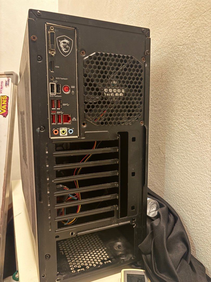 COOLERMASTER FULL ATX CASE (Category: Computer Parts) located in Kuala Lumpur. Submitted by izzatsyazmin (Listing ID 1392418521, Image 2). Description: Inside has CD player n Faulty b450 MOBO.