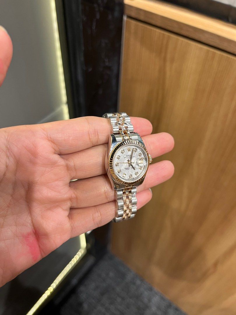 Datejust 26mm (Category: Luxury Watches) located in Marikina City. Submitted by yaniyanyan (Listing ID 1392393385, Image 2). Description: ROLEX Datejust 26 Meteorite w/ Dias • Ref 179171 • Yr 2015 • w/ Original Papers.