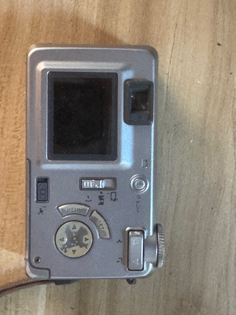 Digital Camera - Sanyo (Category: Cameras) located in San Pablo. Submitted by lenabncg (Listing ID 1392358136, Image 1). Description: Not sure if working.