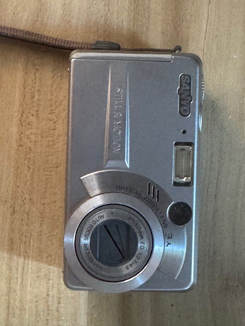 Digital Camera - Sanyo (Category: Cameras) located in San Pablo. Submitted by lenabncg (Listing ID 1392358136, Image 2). Description: Not sure if working.