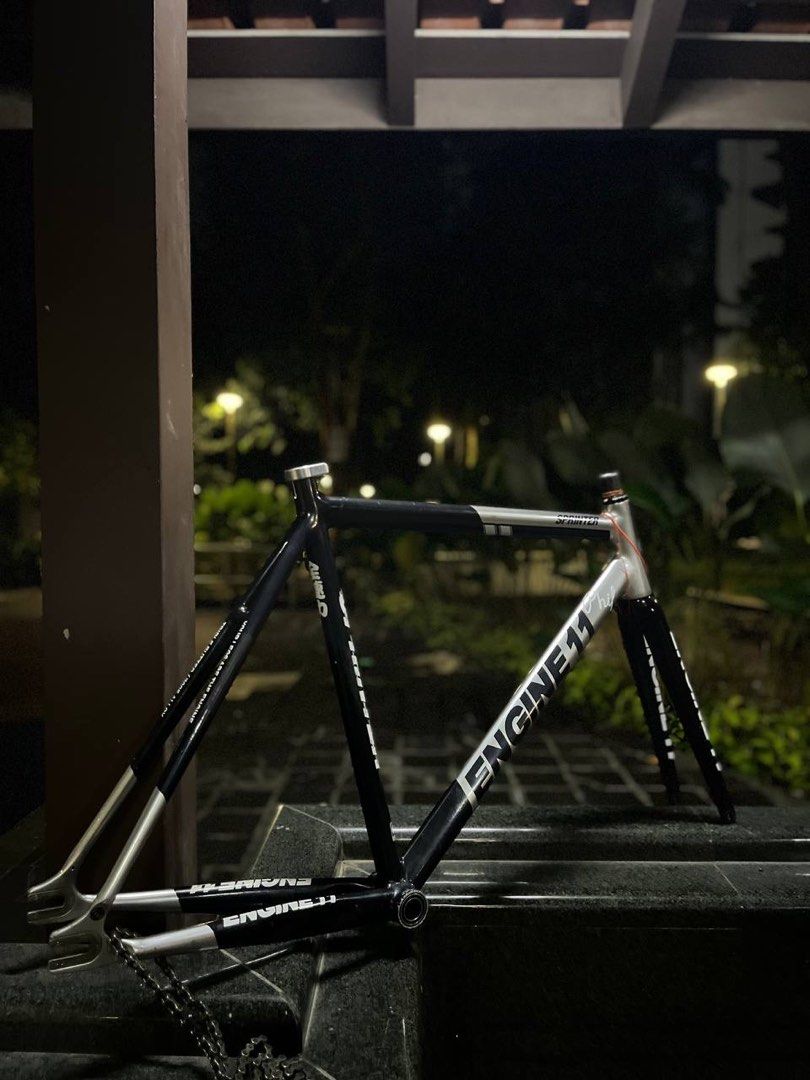 Engine 11 sprinter (Category: Bicycles) located in Singapore. Submitted by business0890 (Listing ID 1392485688, Image 1). Description: wts offer clickbait price.