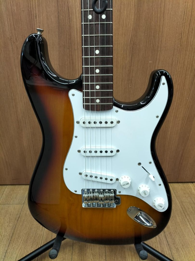 ギター Fender Japan ST-50 3TS/R Stratocaster Fender Japan ST-50 3TS/R Stratocaster