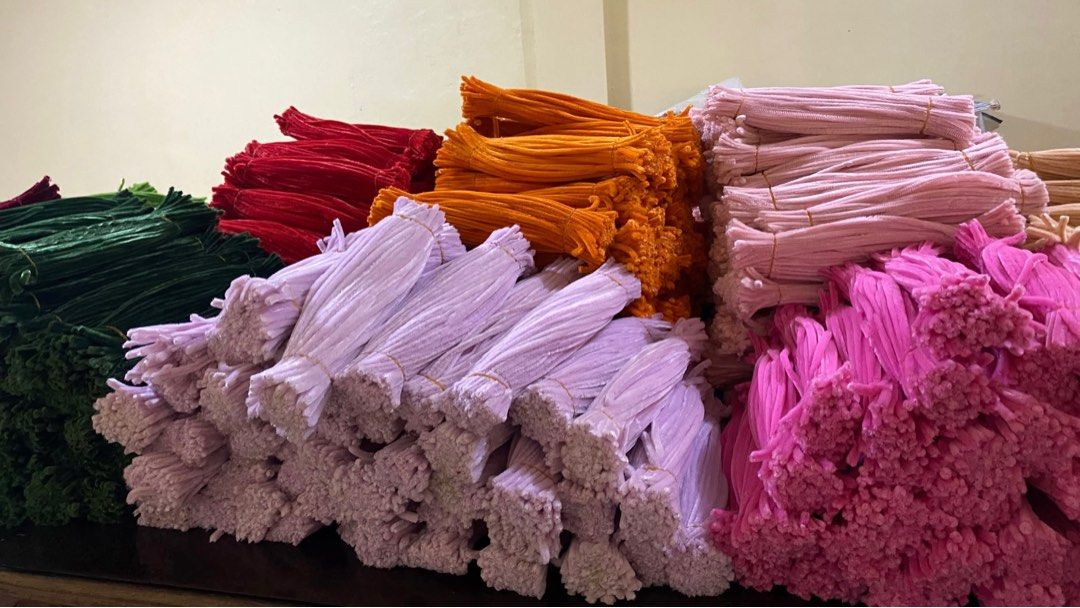 Fuzzy Wires for Sale (Category: Craft Supplies & Tools) located in Mandaluyong City. Submitted by notacoolkid (Listing ID 1392444265, Image 3). Description: 45 pesos per bundle .