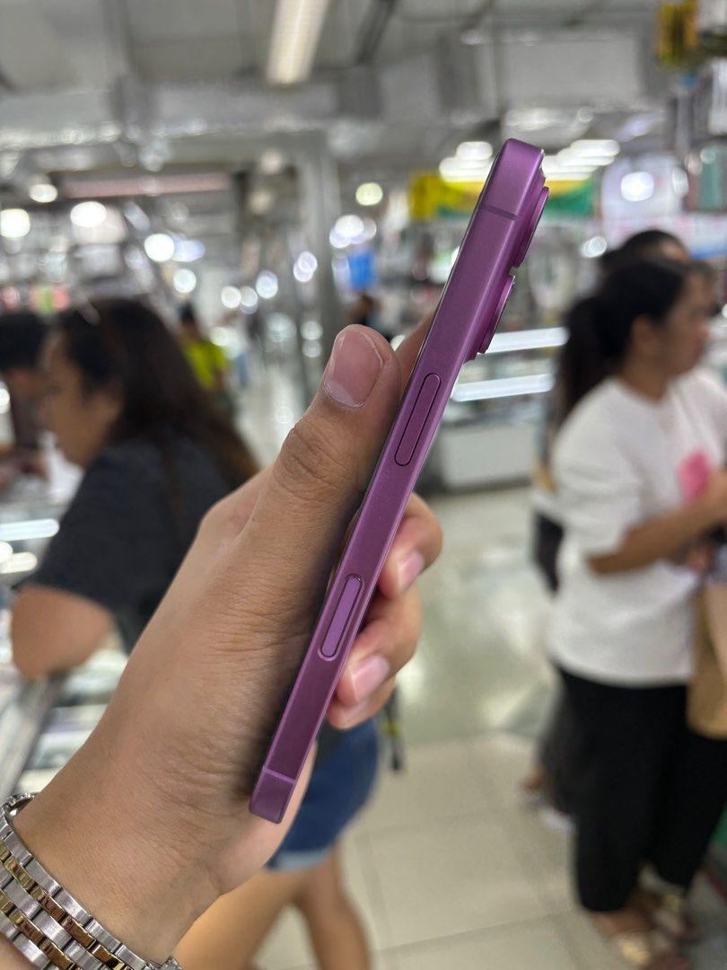 iPhone 16 128GB Factory Unlock No Issue Secondhand (Category: iPhone 16 Series) located in Pasig City. Submitted by FarAndRayShop (Listing ID 1392331835, Image 2). Description: OPEN FOR SWAP/SELLING/BUYING (RFS: Buy and Sell) Price: 37,499 iPhone 16 128GB •Factory Unlock •NO HIDDEN ISSUES •TEST TO SAWA •Authentic Phone Physical store in Greenhills Shopping Center XE-12 Stall Number Look For Rayray Or Anika NO CASH INSTALLMENT We are open also for