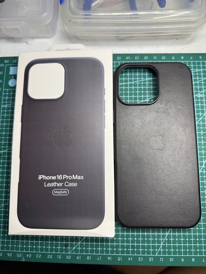 Iphone 16 promax magsafe leather case black (Category: Cases & Sleeves) located in Imus. Submitted by proj647 (Listing ID 1392409419, Image 1). Description: Slight dent issue no other issues. Malakas magsafe.