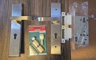 （分類：）位於 。 由 l_l_lo 提交（商品編號 1392402176，圖片 1）。簡介： 。