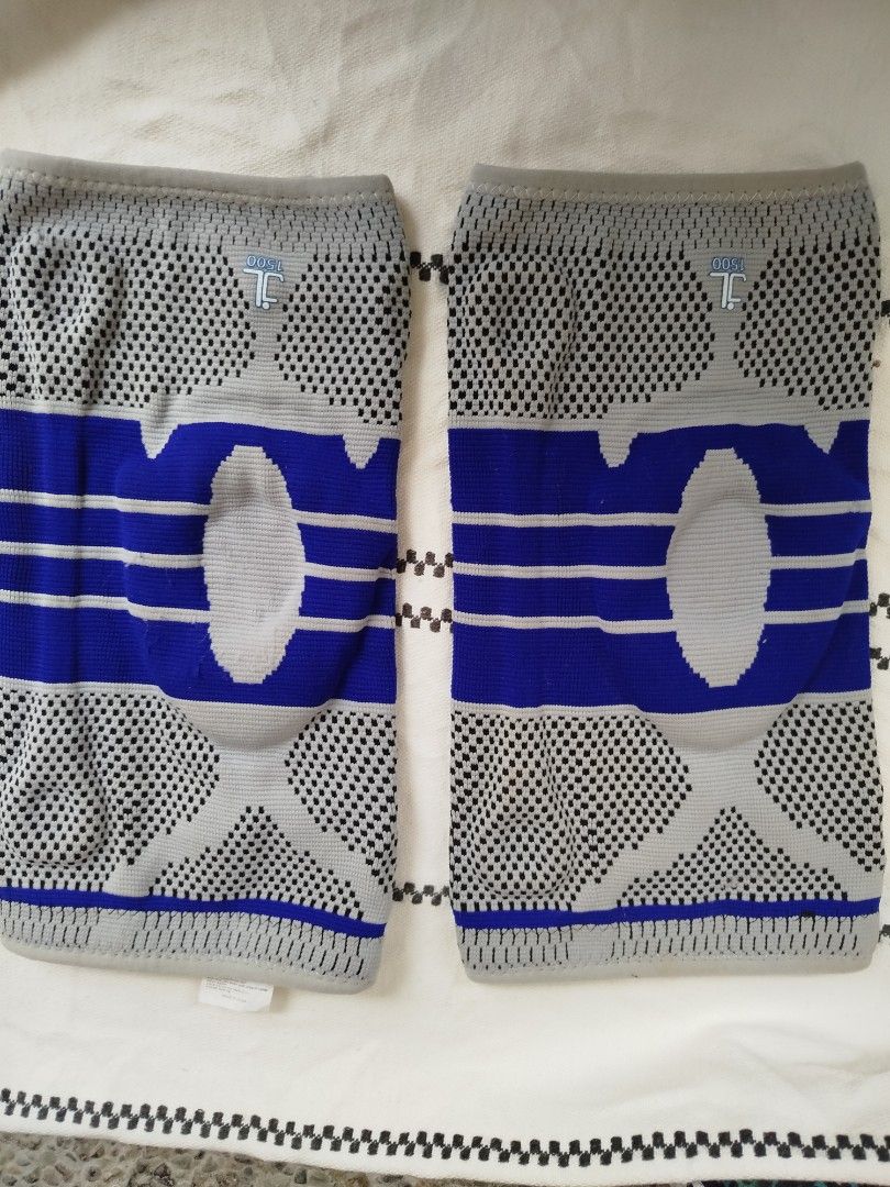 Knee pad (Category: Braces, Support & Protection) located in Calamba. Submitted by merrymerida (Listing ID 1392390107, Image 1). Description: .
