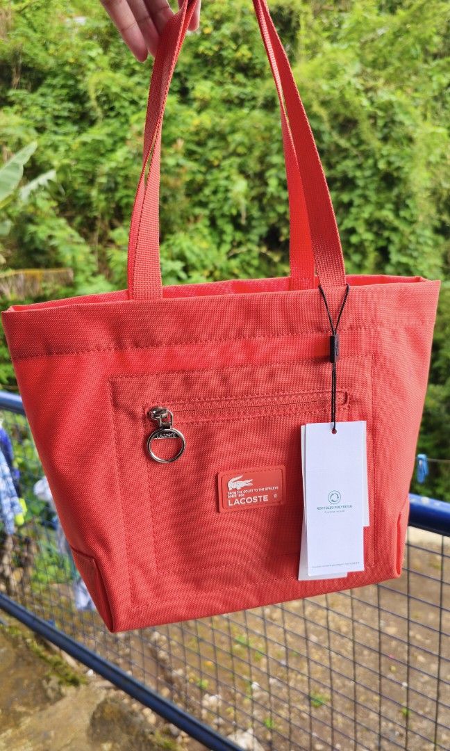 Lacoste Neoday Small Tote (Category: Luxury Bags & Wallets) located in Baguio. Submitted by catdeclutters (Listing ID 1392356071, Image 3). Description: Unused Original Last price, free sf Serious buyers only please. 9.45 x 9.05 x 4.7 No COP!.