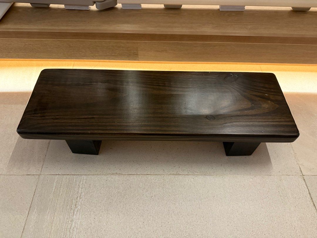 Laptop computer riser (Category: Other Home Furniture) located in Singapore. Submitted by runway1234 (Listing ID 1392455246, Image 1). Description: .