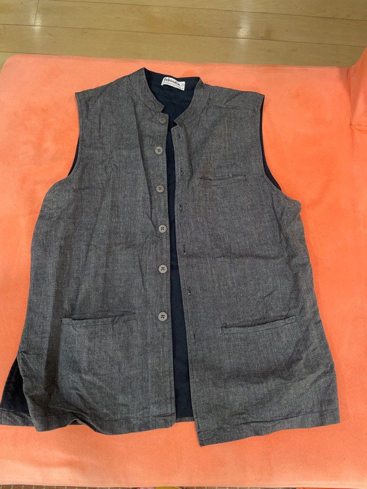 Large Brown Cotton Vest (Category: Vests) located in Quezon City. Submitted by ag.decluttering (Listing ID 1392370871, Image 1). Description: .