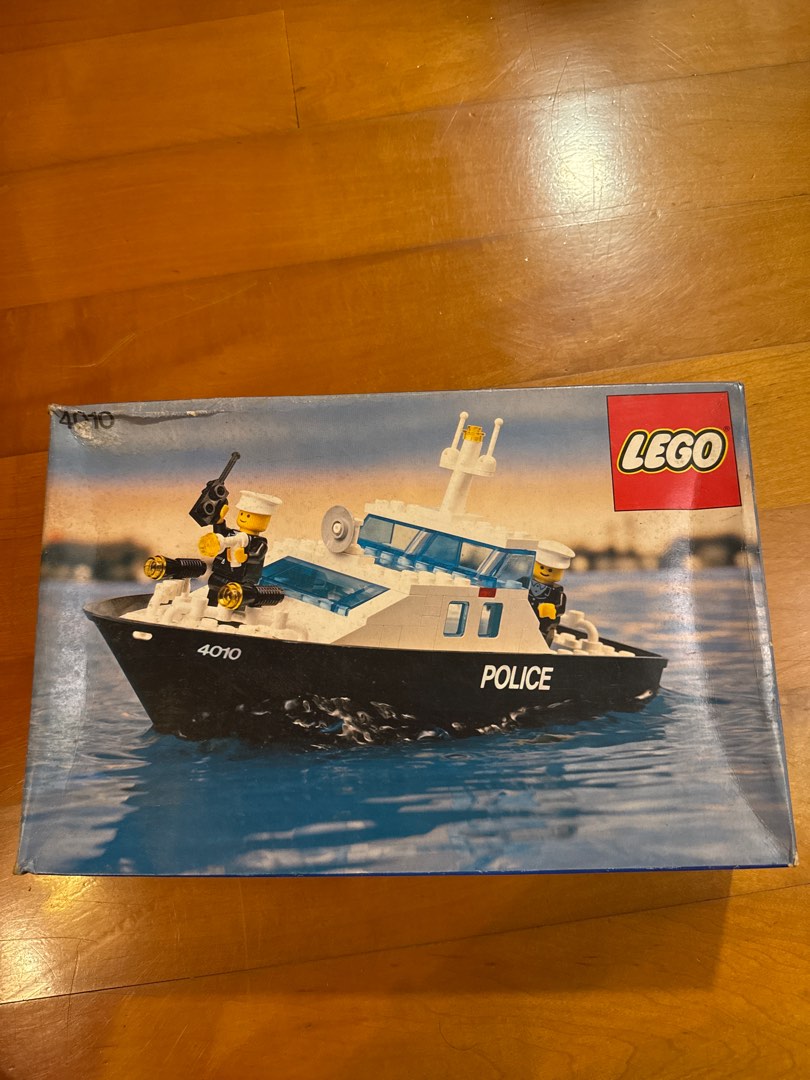 Lego Police Raft LEGO Police Boat Set 4010 絕版懷舊樂高警察船, 興趣及遊戲, 玩具 & 遊戲類 - Carousell