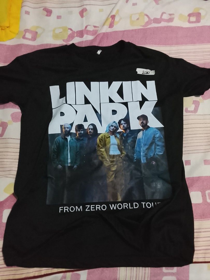 Linkin Park From Zero Size XL Local (Category: Tshirts & Polo Shirts ) located in Mauban. Submitted by danielpasamba (Listing ID 1392393484, Image 1). Description: Bought from Online App. RFS: Maliit sakin/Too Small.