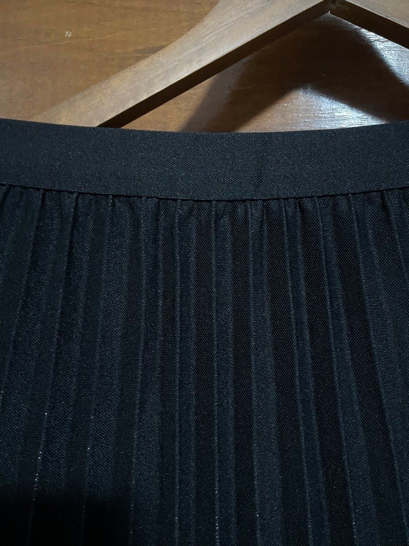 Long Black Skirt L-XXL (Category: Skirts) located in Manila. Submitted by muchlovedbya (Listing ID 1392368700, Image 2). Description: .