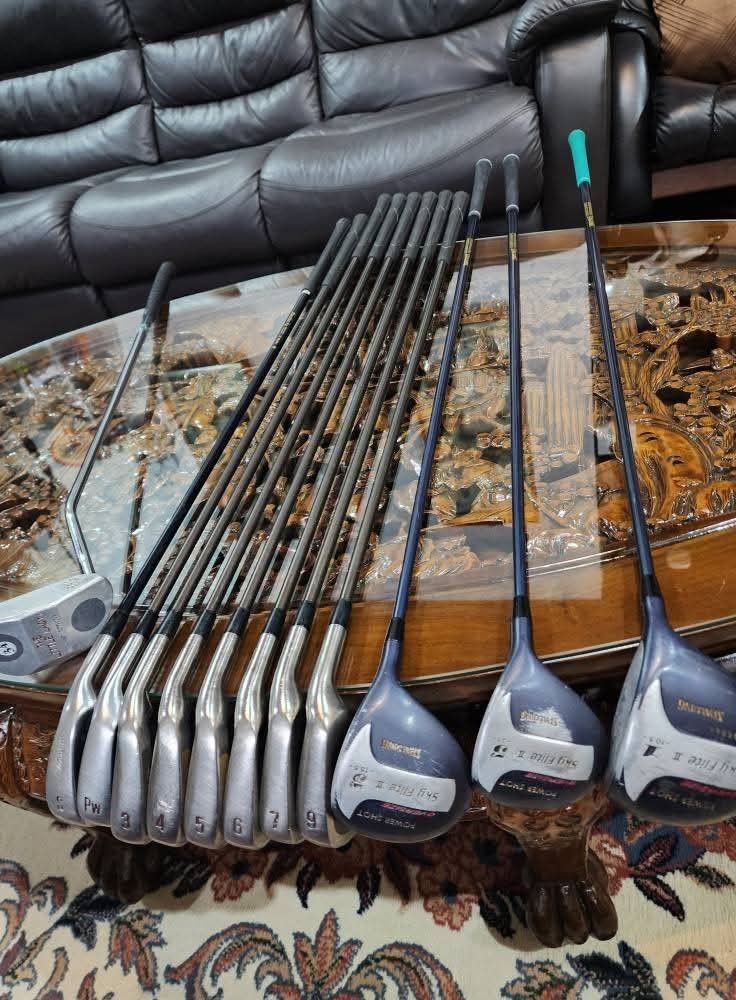 Mens Golf Set (Category: Golf) located in Paranaque City. Submitted by chips24 (Listing ID 1392303992, Image 2). Description: For Sale Golf Set graphite shaft clubs bag included. for only 4.9k pick up Bf Paranaque free shipping within MM..