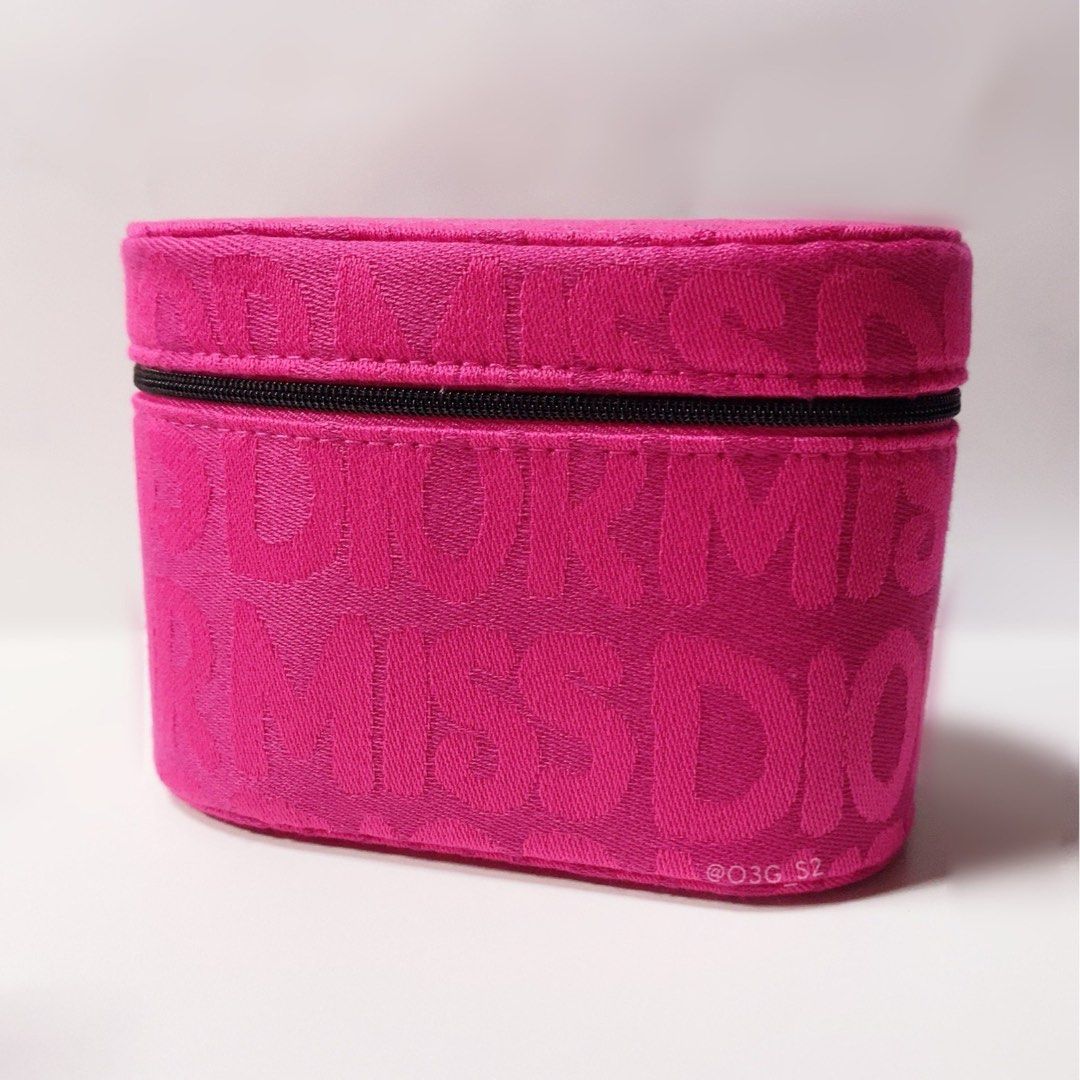 Miss dior vanity pouch (Category: Makeup) located in Pasig City. Submitted by polasy (Listing ID 1392488855, Image 1). Description: .