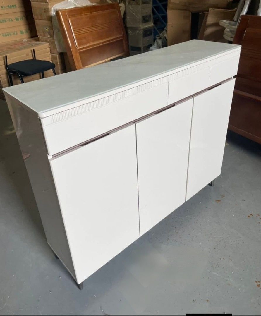 Modern Glossy White Shoe Cabinet (Category: Shelves, Cabinets & Racks) located in Makati City. Submitted by gineth24 (Listing ID 1392391477, Image 2). Description: Brand New tempered glass top 120cm free assemble +Sf, may vary per location Pm for inquiries.